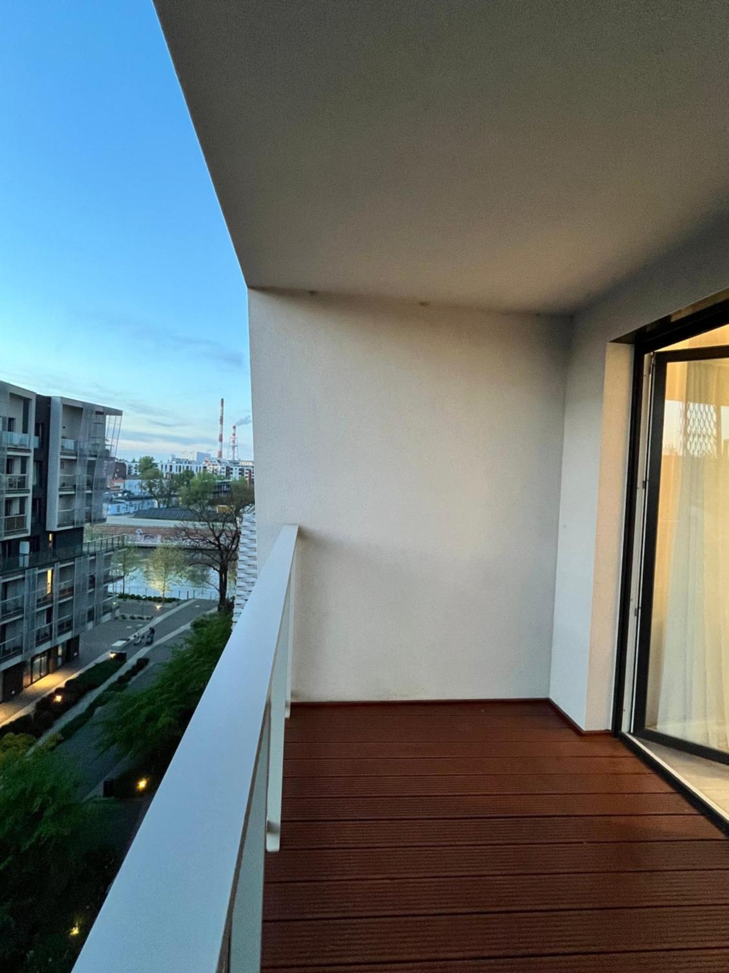Family House By The River Odra -Panoramic Terrace - 3Room Apartment With 2 Separate Bedrooms And 2 Balconies By Wroapart-Pl- Perfect For Family & Business Stays Breslavia Exterior foto